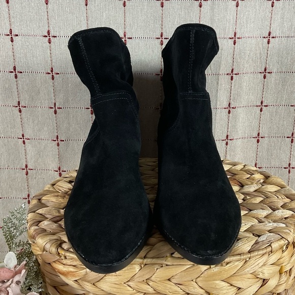Lucky Brand “Lollin” Black Oiled Suede Ankle Boots Slouchy Bootie Size 6.5 New - Picture 3 of 7